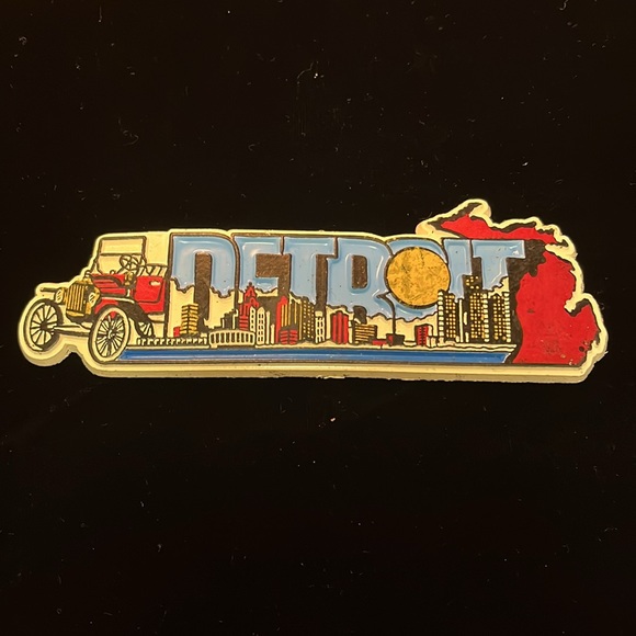 Magnets - Picture 5 of 16